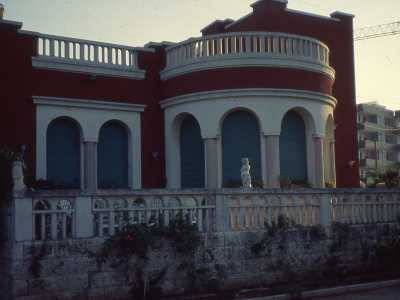 Grazie all'architetto palesino Eugenio Lombardi entriamo in possesso di fotografie di Villa Rosa